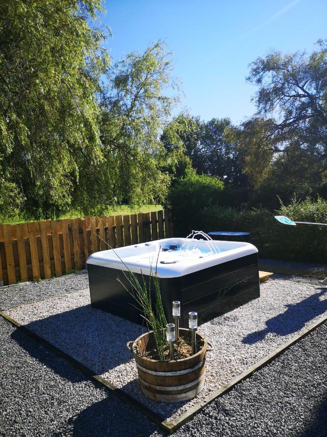 Le Domaine De Coat Rogan, La Chambre Du Tregor Ploezal Exterior foto