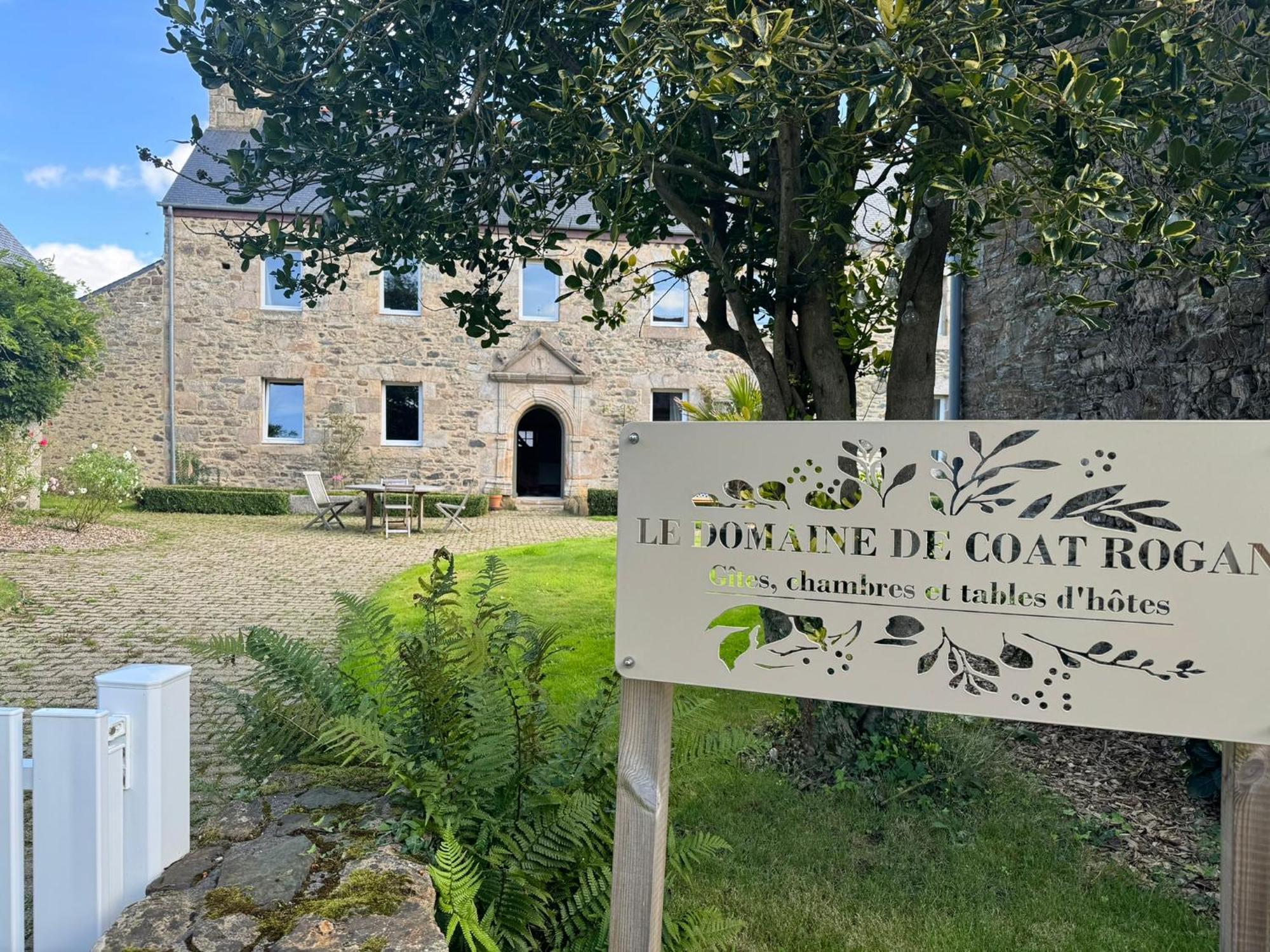 Le Domaine De Coat Rogan, La Chambre Du Tregor Ploezal Exterior foto